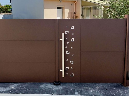Portail aluminium battant Lug par kostum décor Menhir option barre de tirage