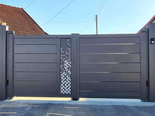 Achat Portail aluminium battant avec décor l'envol Péran par Kostum