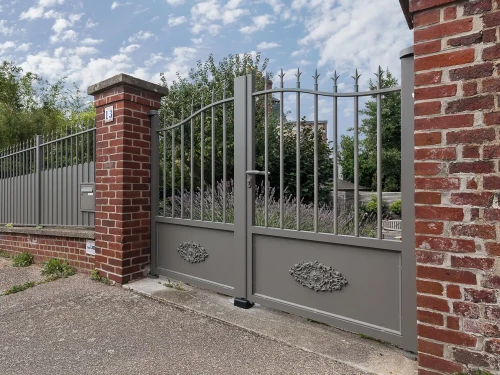 Achat Portail aluminium battant Josselin - Kostum