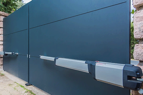 Portail battant à bras articulé Kostum