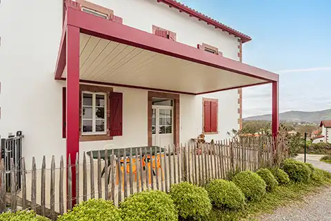 Pergola adossée en aluminium Lily Kostum