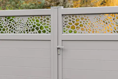 Portail battant avec décor en aluminium Eliaz Kostum