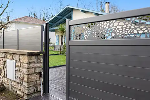 Portail coulissant avec décor en aluminium Metig Kostum