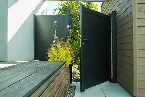 portillon plein en aluminium Karantan Kostum