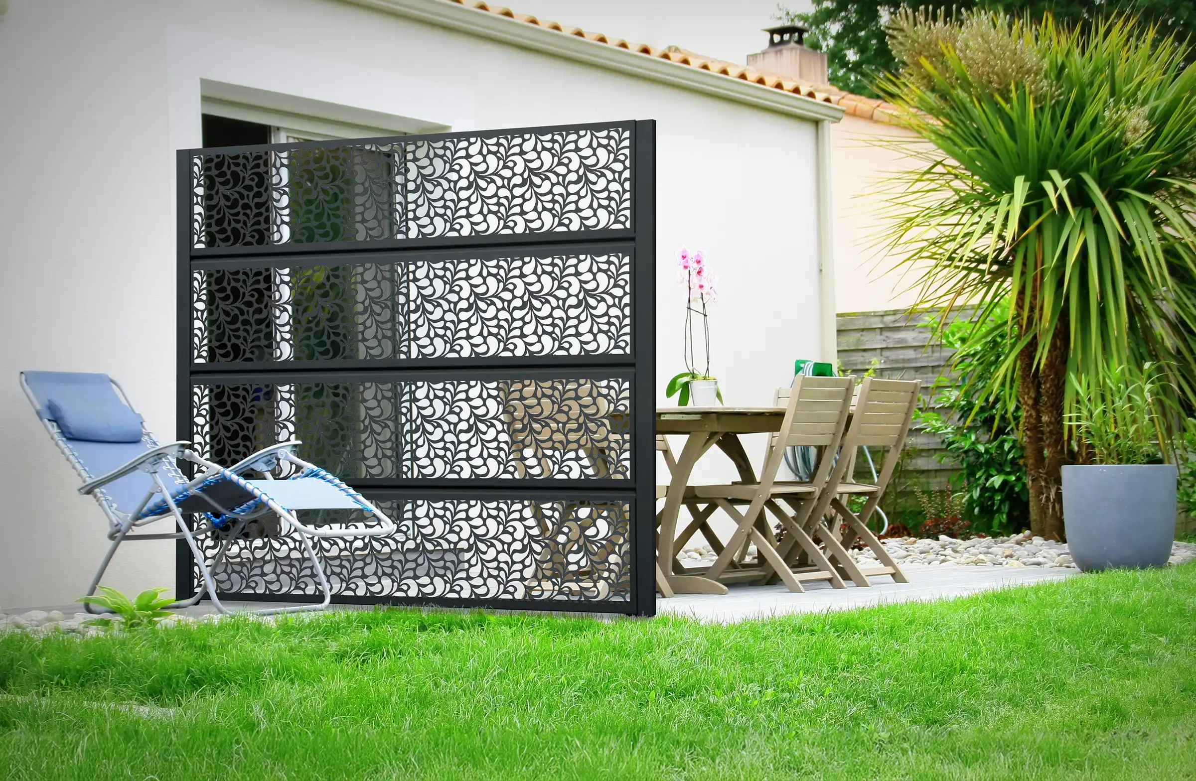 Claustra aluminium pour terrasse avec motifs ajourés
