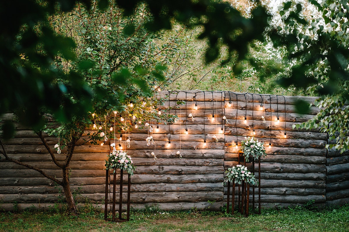 Un jardin féérique pour Noël : vos portails, clôtures et garde