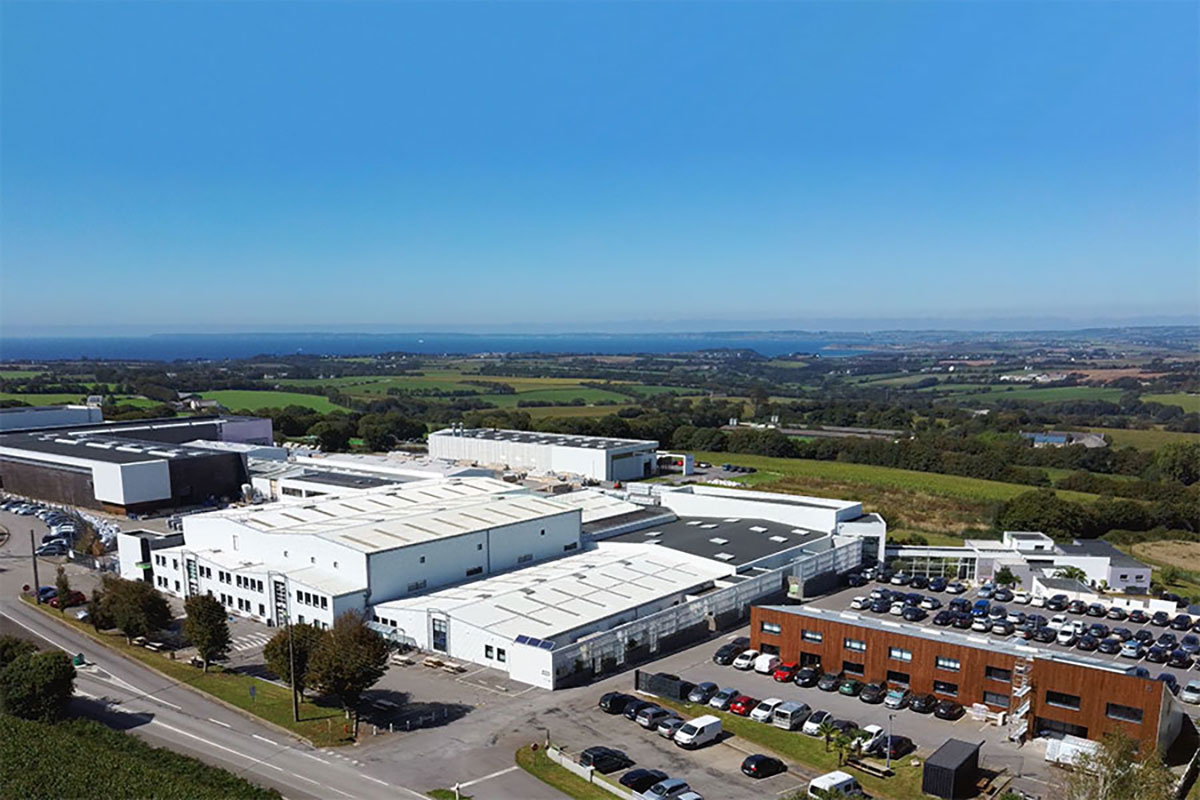 Vue aérienne de l'usine de fabrication de portails, Cadiou Industrie